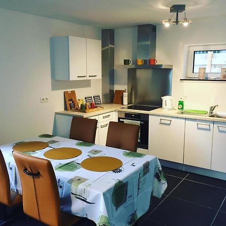 Appartement Duplex Pour 3-4 Personnes A Ciney Ngoại thất bức ảnh