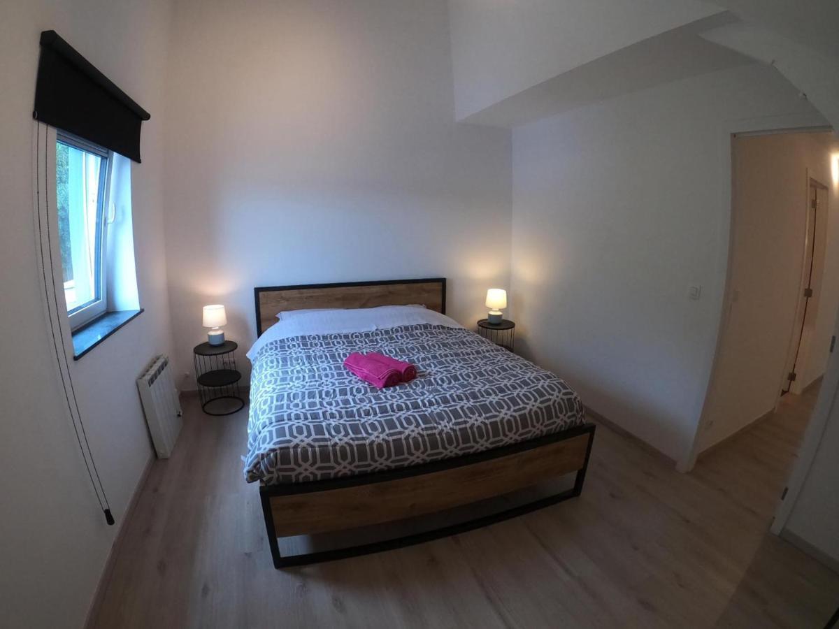 Appartement Duplex Pour 3-4 Personnes A Ciney Ngoại thất bức ảnh