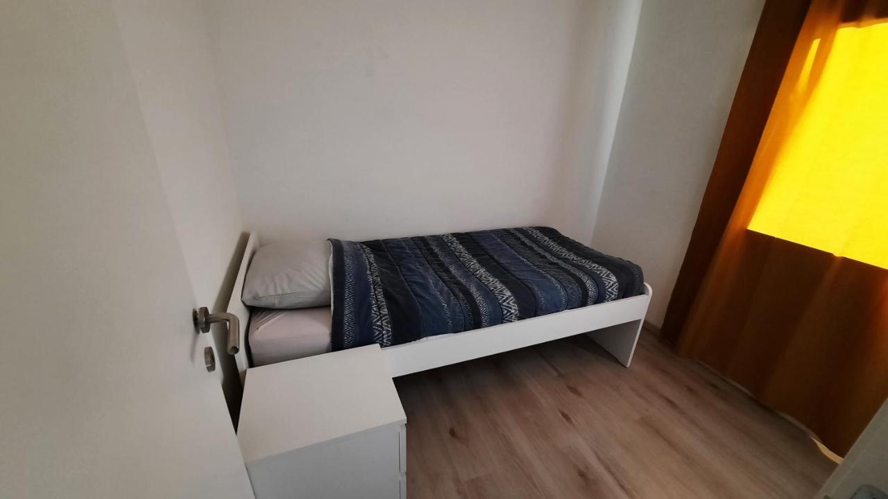 Appartement Duplex Pour 3-4 Personnes A Ciney Ngoại thất bức ảnh