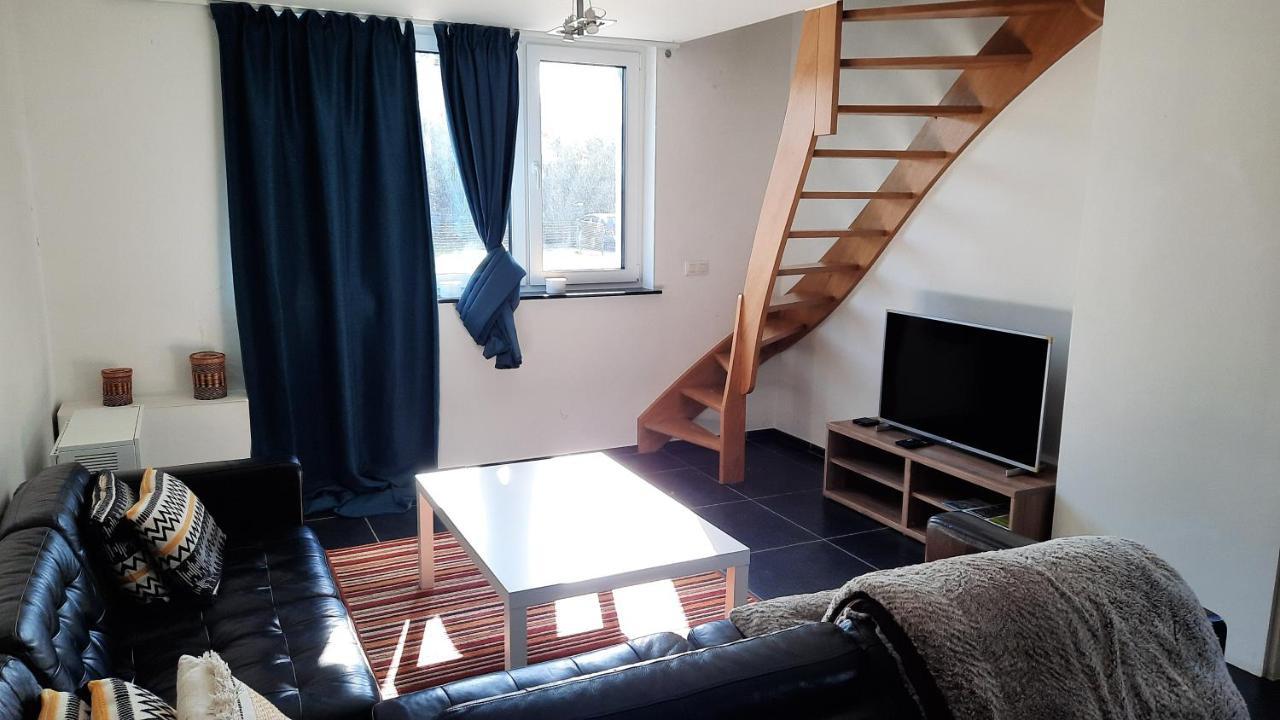 Appartement Duplex Pour 3-4 Personnes A Ciney Ngoại thất bức ảnh